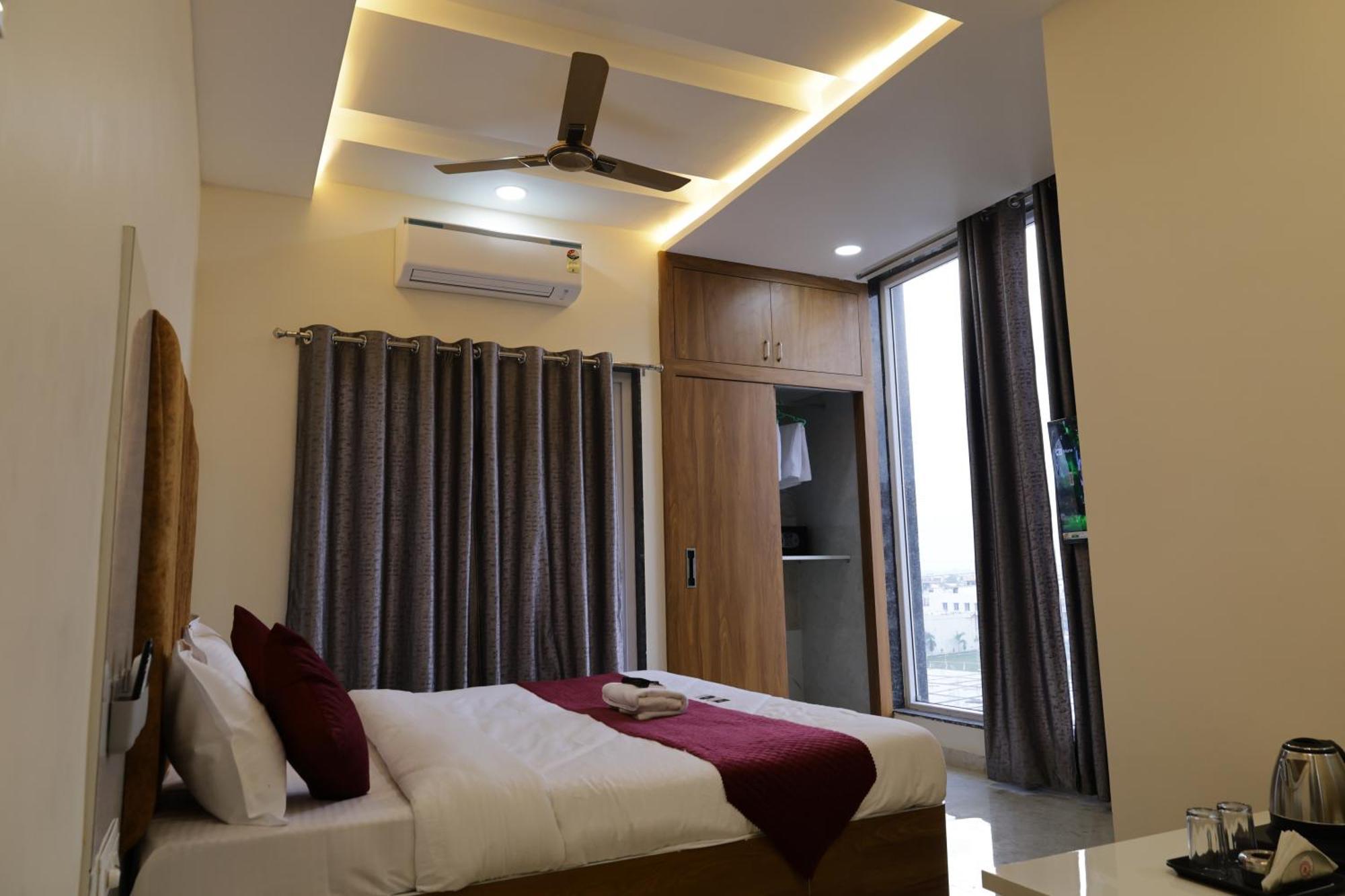 Hotel The Prime Land Hoshangabad Exterior photo