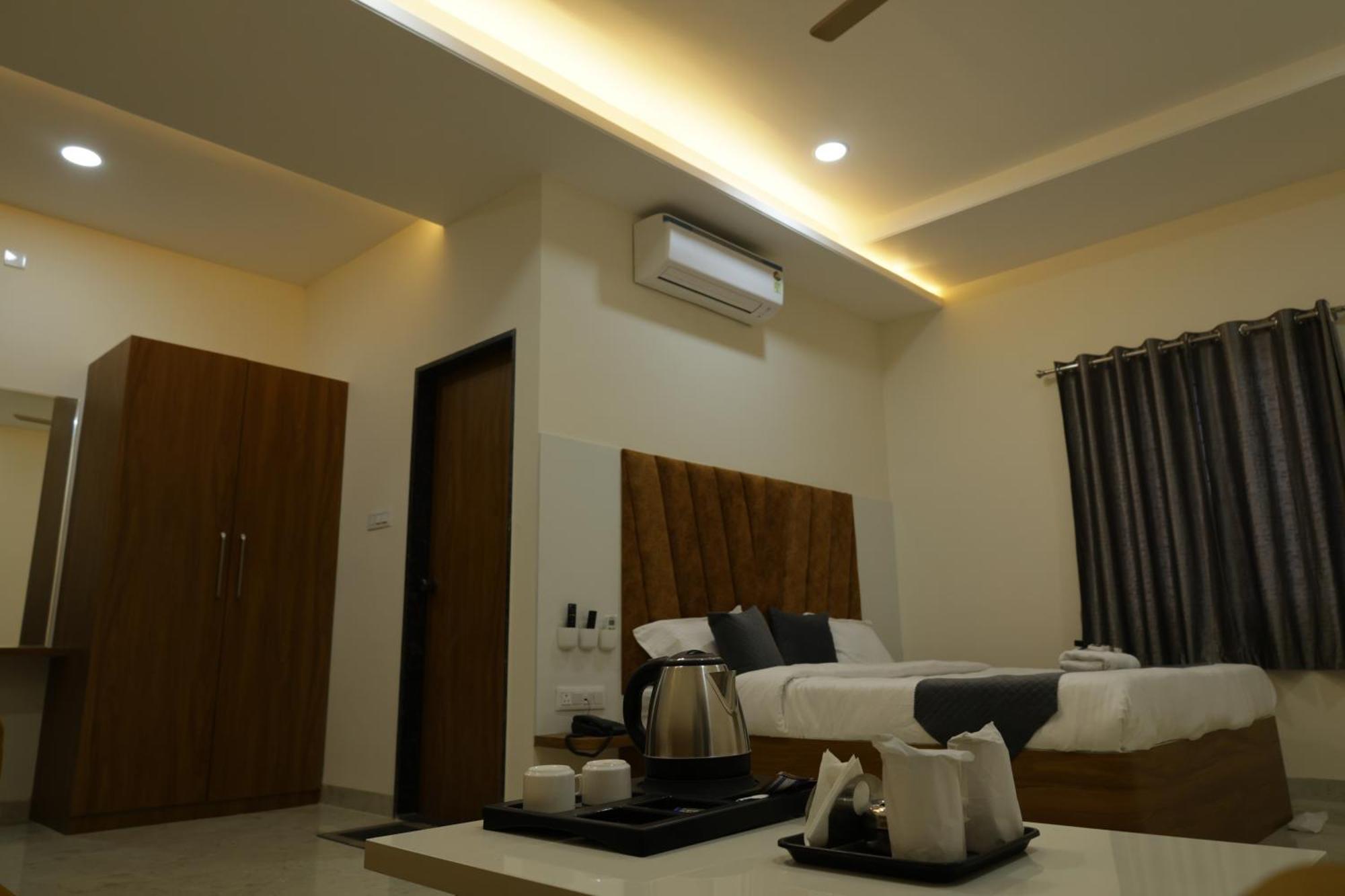 Hotel The Prime Land Hoshangabad Exterior photo